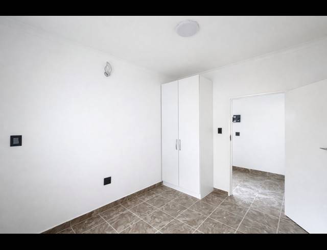 2 bed property to rent in LYTTELTON MANOR